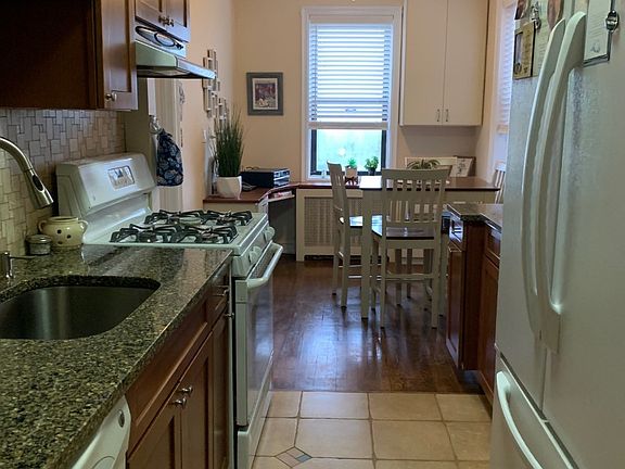 2nd image of 20 William St APT 5D