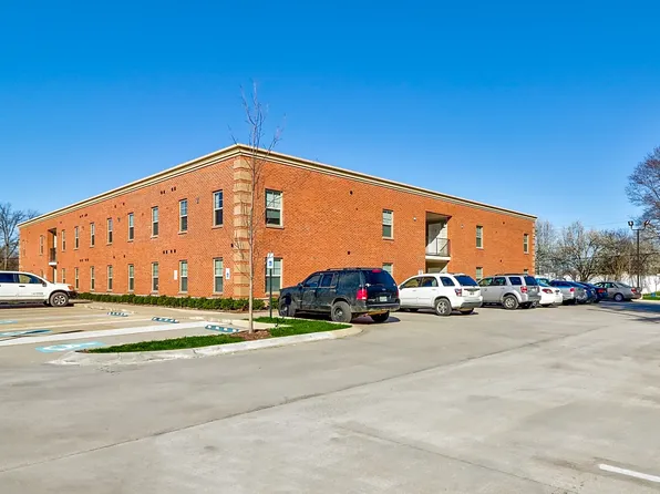 College Pointe Apartments