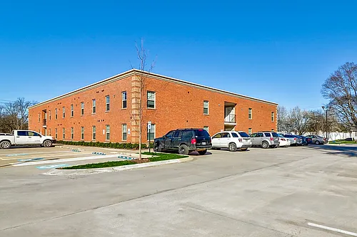 College Pointe Apartments Photo 1