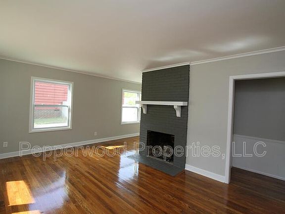 2nd image of 115 1st Ave