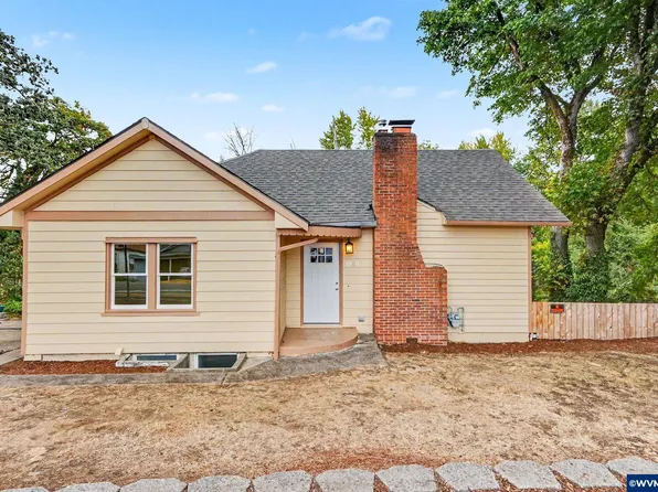 1080 SE Miller Ave, Dallas, OR 97338