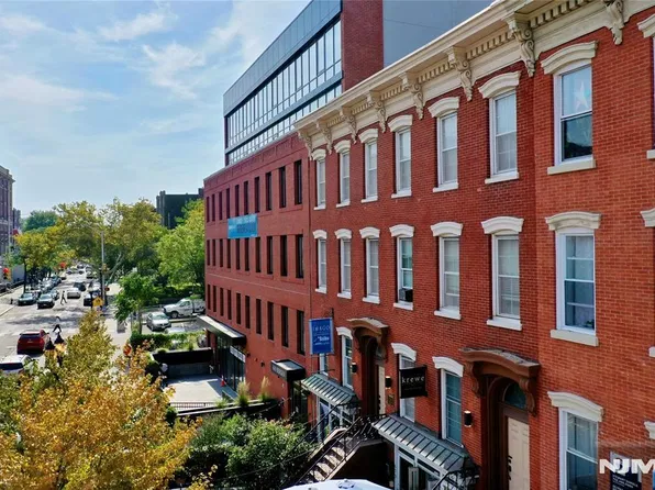 673 Bergen Avenue #2D, Jersey City, NJ 07304