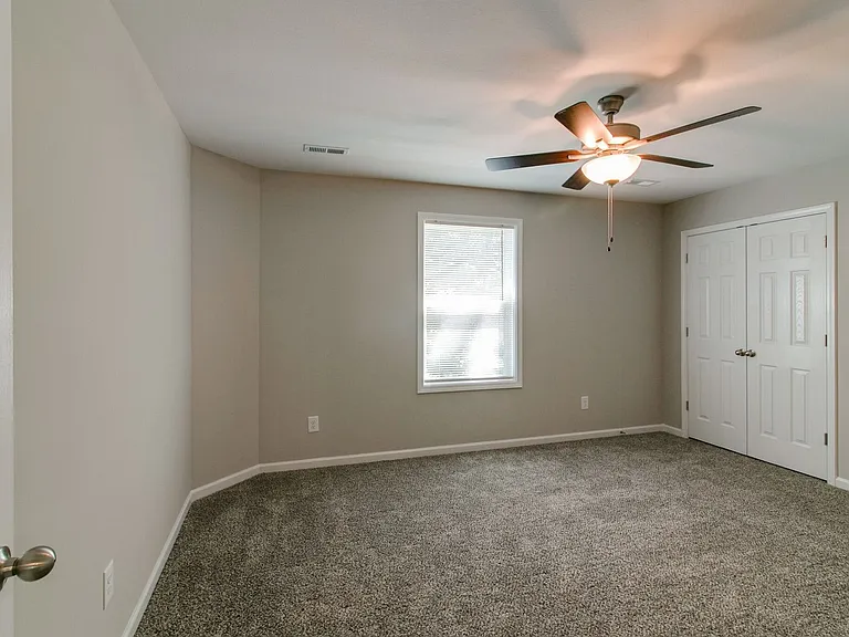 955 Center Rd — Photo 16