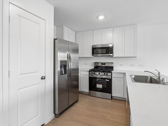 3rd image of 2532 Farrier Ln