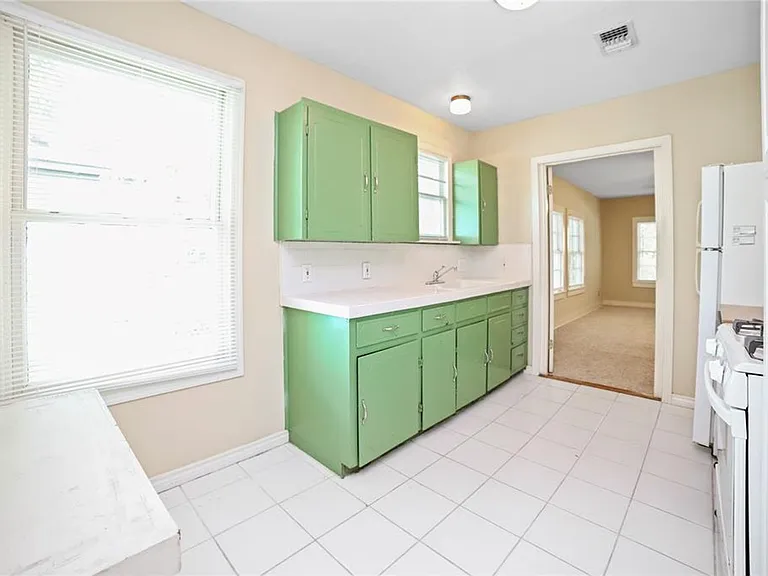 310 Franklin Blvd — Photo 10