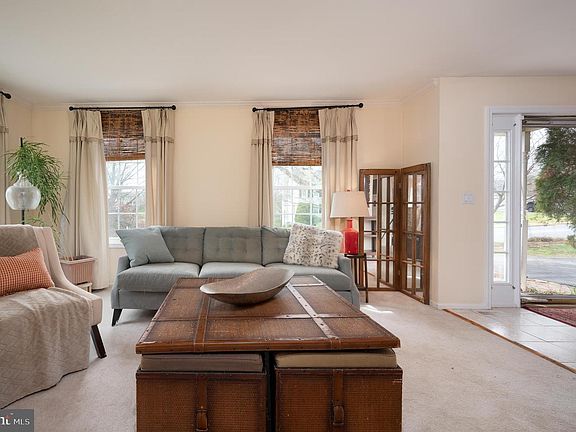 5th image of 4 Morningside Ct