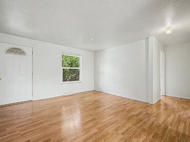 2519 Danbury Dr — Photo 7