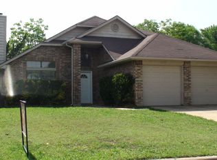 6510 Topaz Dr, Arlington, TX 76001