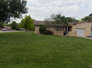 804 W 25th Ave #A, Hutchinson, KS 67502