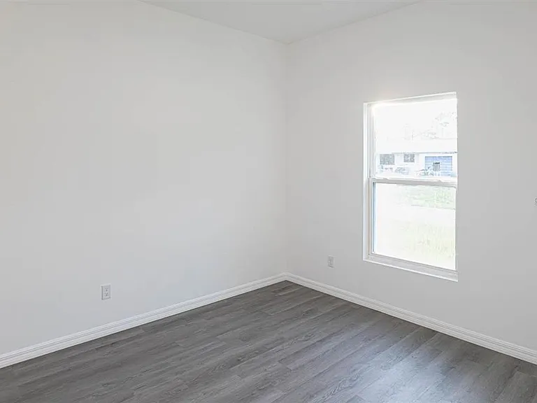561 Wildmer Rd SW — Photo 15