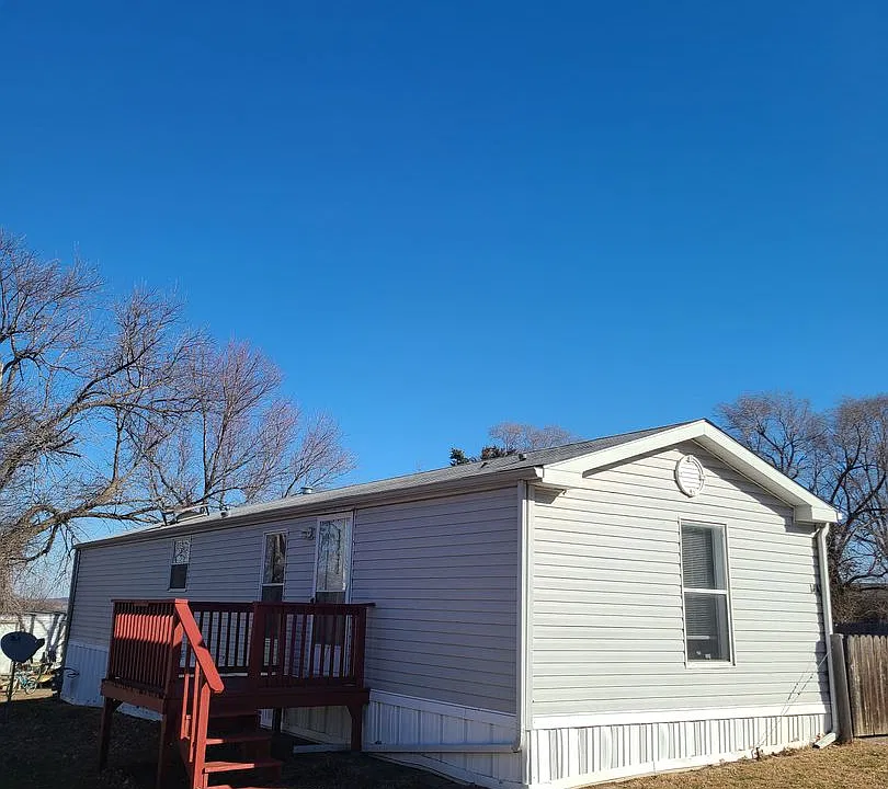144 Castle St