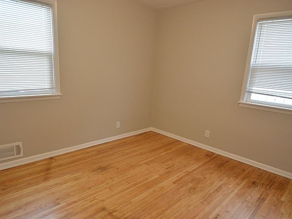 5th image of 113 Dale St E