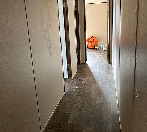 Hallway to other 2 bedrooms 