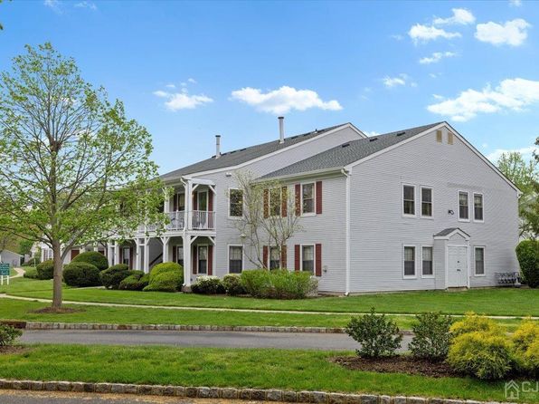 134 Hatfield Ln, East Brunswick, NJ 08816