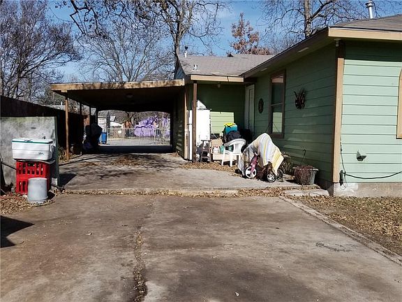 4th image of 8748 Woodcastle Dr