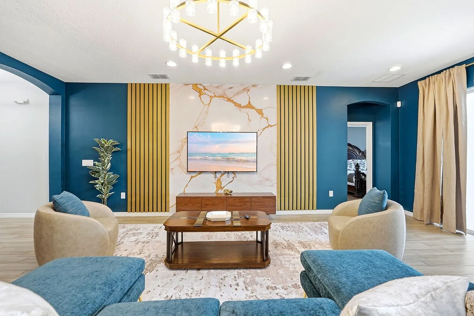 13 bed, 10.0 bath, 5446 sqft, $8,505 — Photo 3