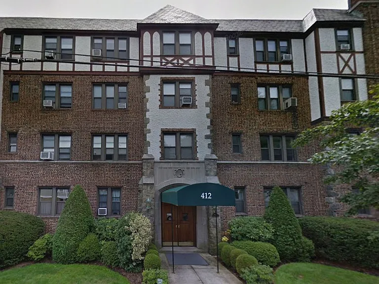 412A Munro Ave — Photo 1