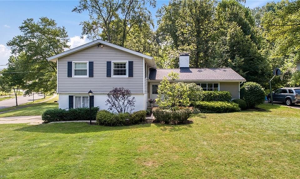 1st image of 683 Briarcliff Dr
