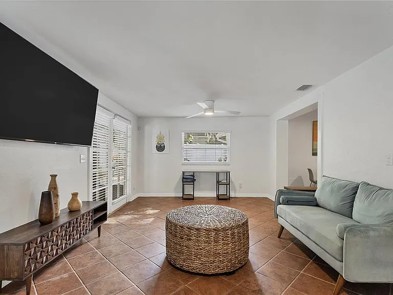 2469 Waldemere St — Photo 3
