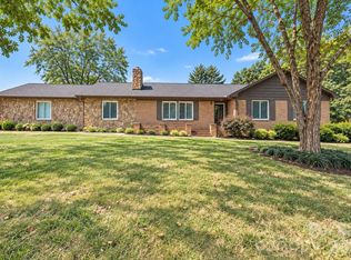 1953 Crestdale Ln, Newton, NC 28658