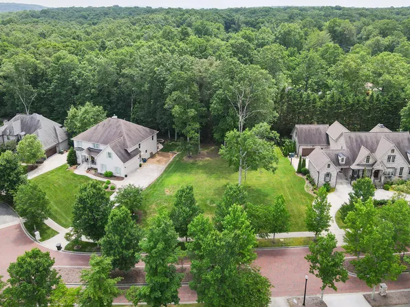 2324 Dogwood Grove Cir, Signal Mountain, TN 37377