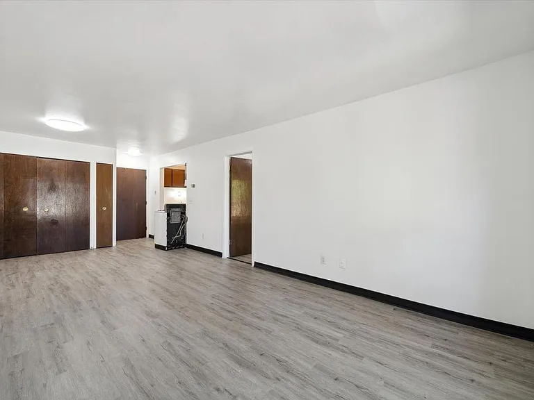 Parkside Apartments — Photo 20