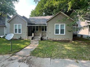 706 E 9th Ave, Winfield, KS 67156