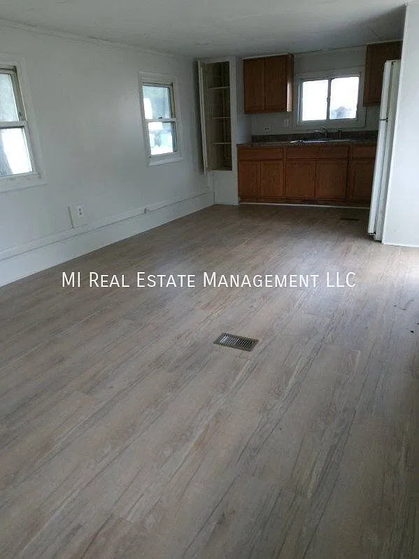 2 bed, 1.0 bath, 900 sqft, $895 — Photo 3
