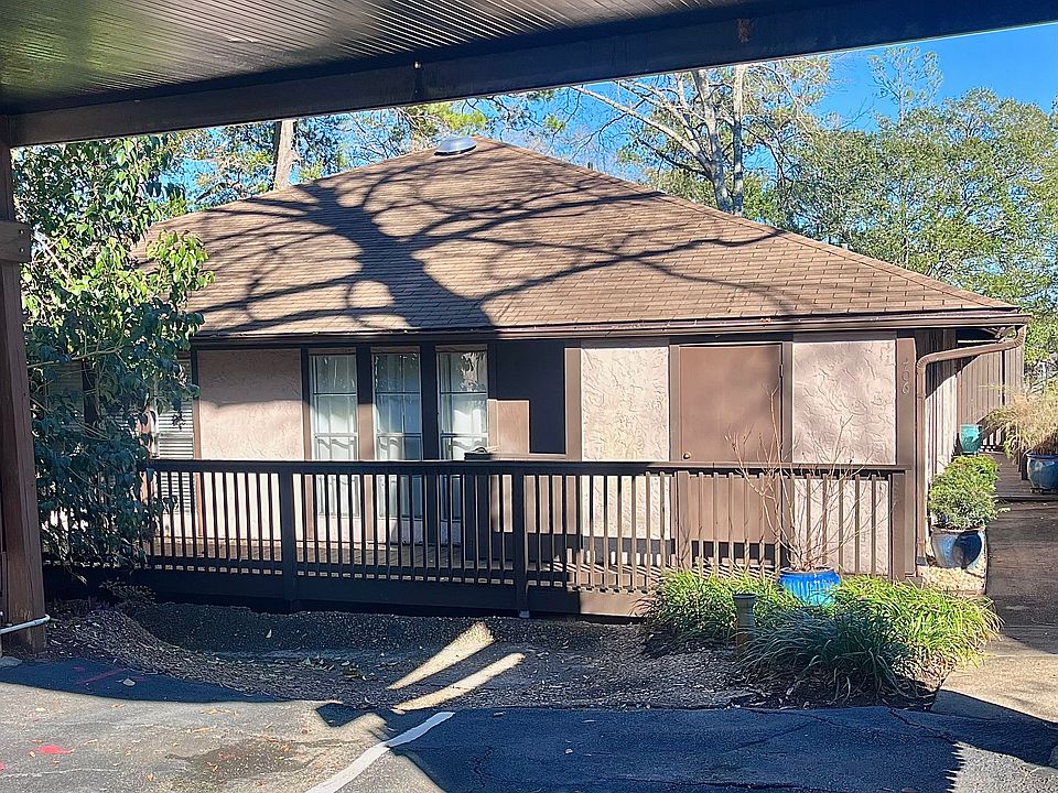 1st image of 407 Westwood Dr #1