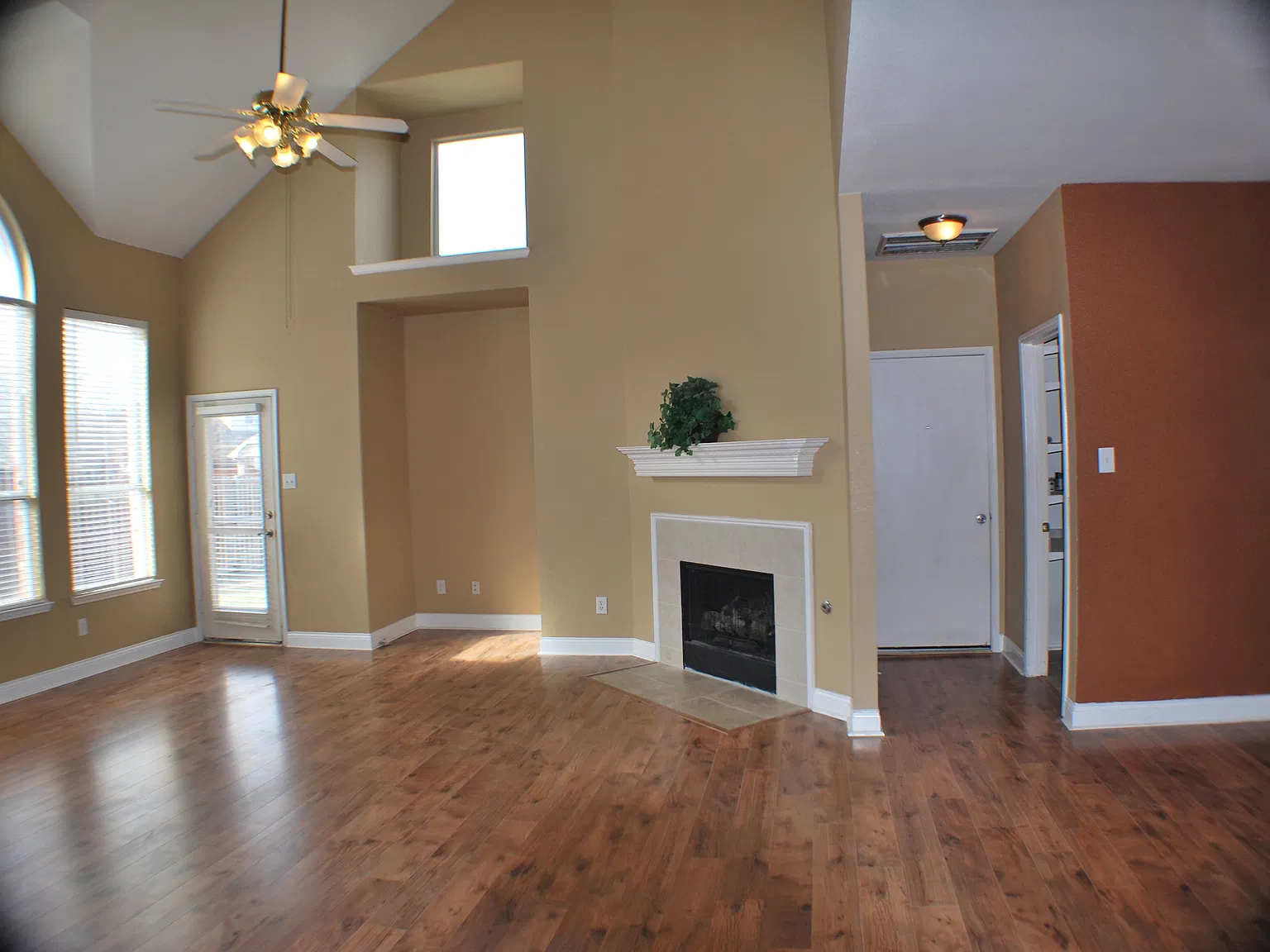 4 bed, 2.5 bath, 2479 sqft, $2,700 — Photo 1