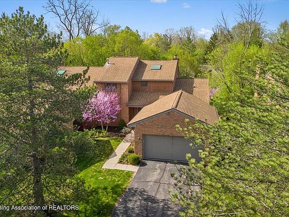 5th image of 2454 Emerald Lake Dr