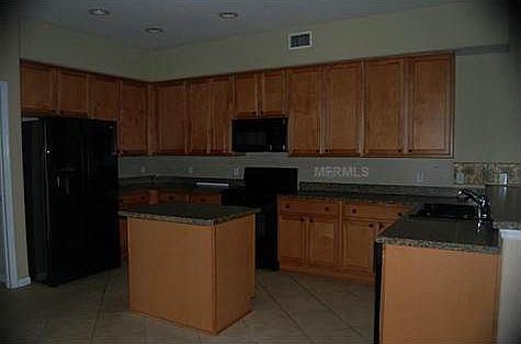 5th image of 15343 Montauk Ln