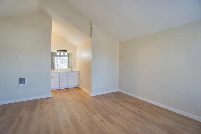 816 SE Olympia Dr — Photo 27