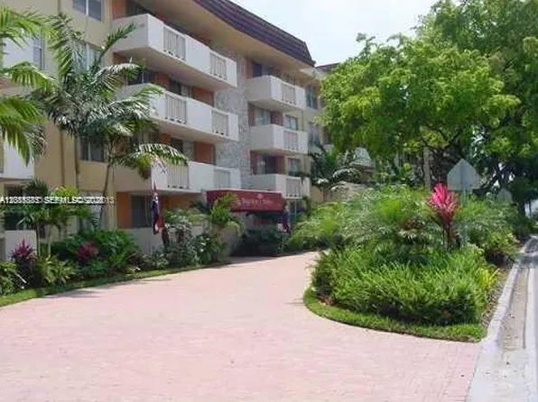 1800 Sans Souci Blvd APT 428, North Miami, FL 33181