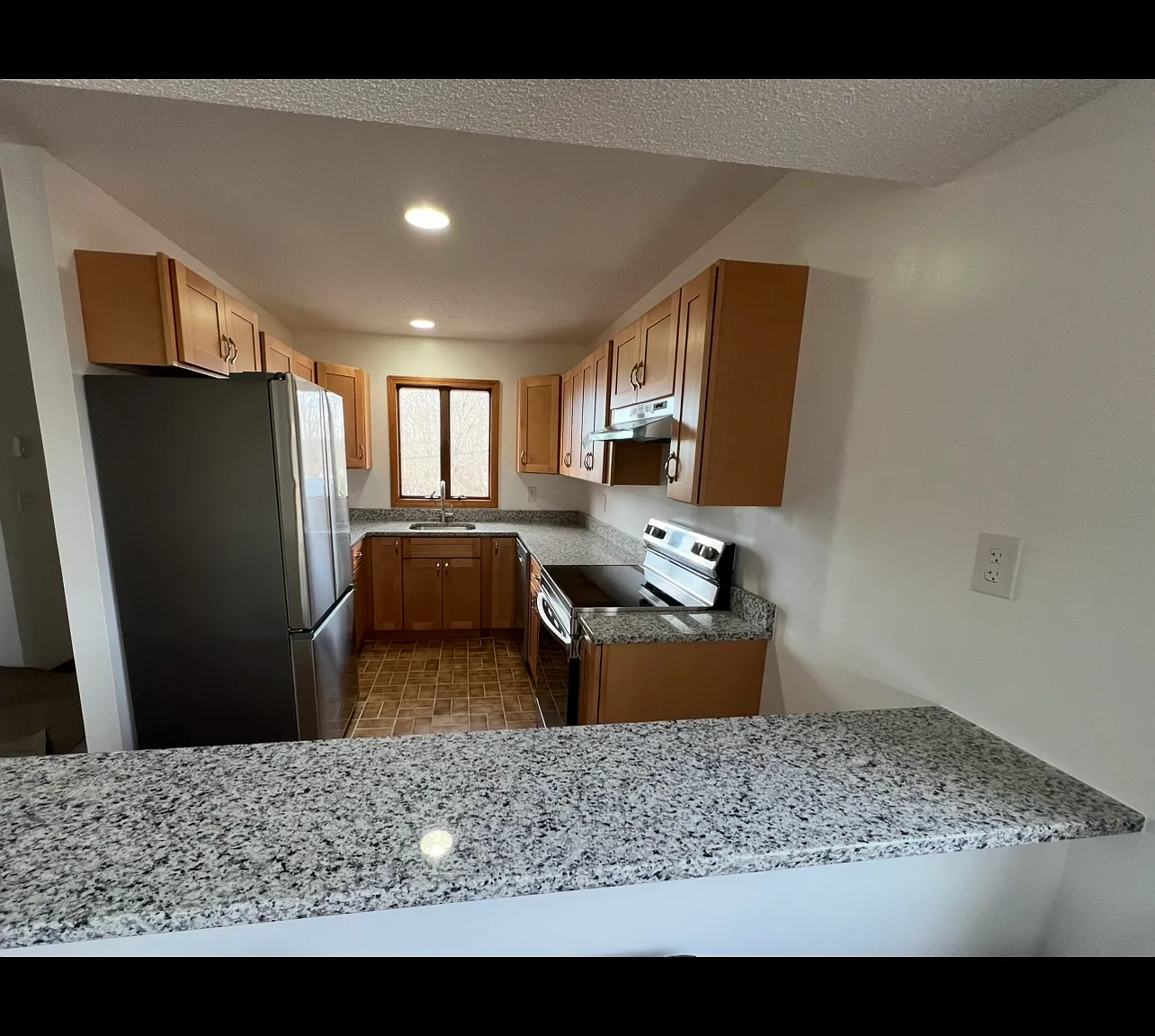 2 bed, 1.5 bath, 850 sqft, $2,300 — Photo 3