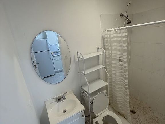 4th image of 785 NW 76th St #B