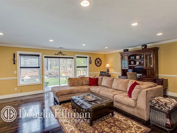 5th image of 154 Hampton Vista Dr