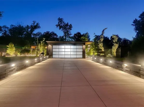 8424 England St, Overland Park, KS 66212