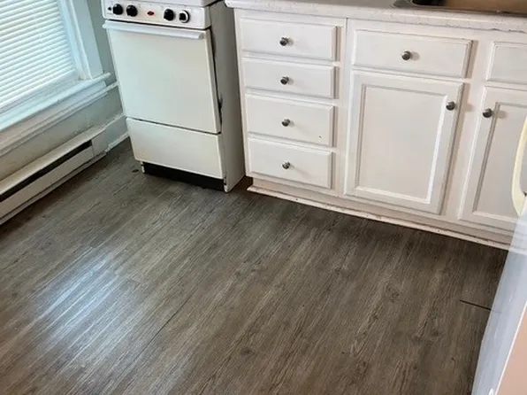 1134 W King St APT 3, York, PA 17404