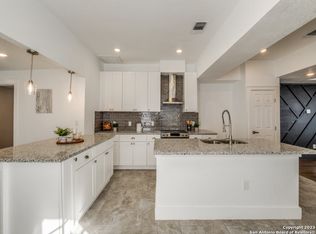 2707 W Houston St, San Antonio, TX 78207