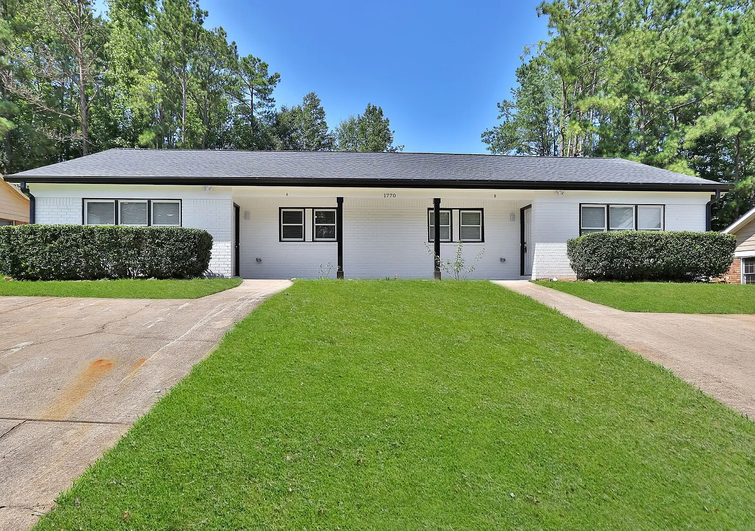 Newly Renovated 3 bedroom / 2 Bathroom Duplex in Conyers — Photo 1
