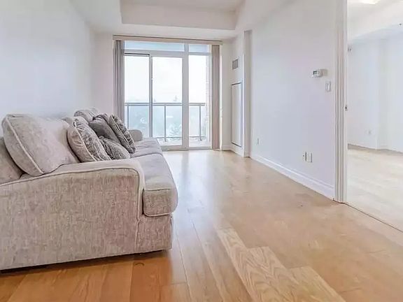 4th image of 68 Main St N #501