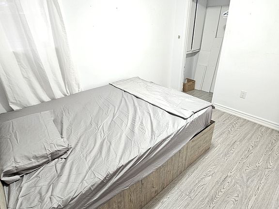 3rd image of 43 Blossom Ave W