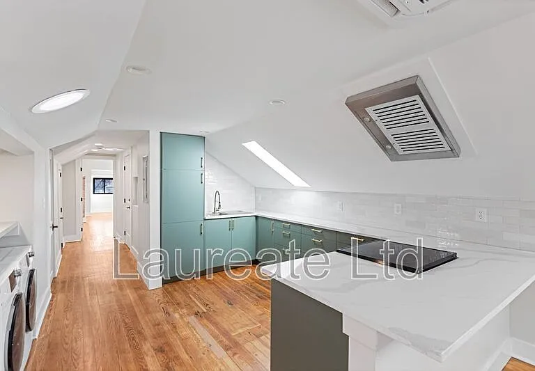 1430 N Marion St #6 — Photo 4