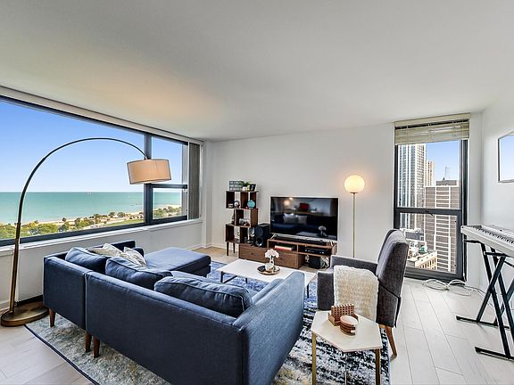 4th image of 1850 N Clark St APT 2508