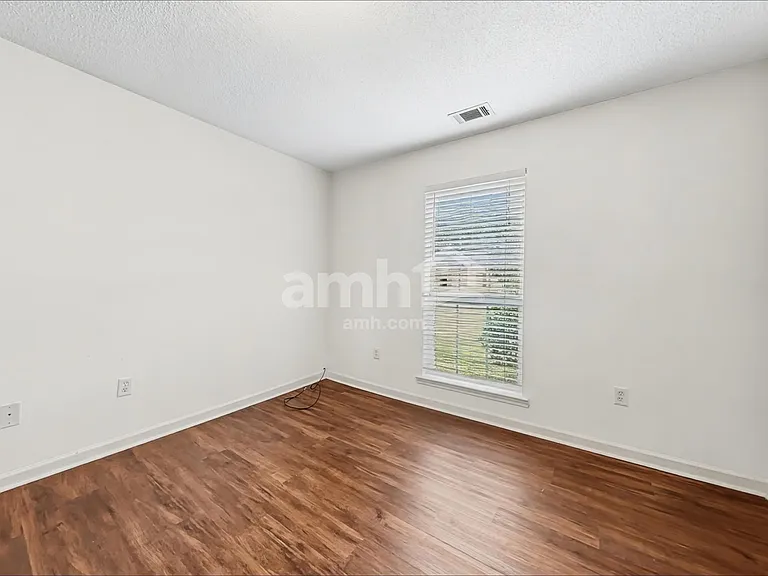 20 Carlisle Ln — Photo 12