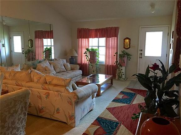 3rd image of 13900 Cambourne Dr