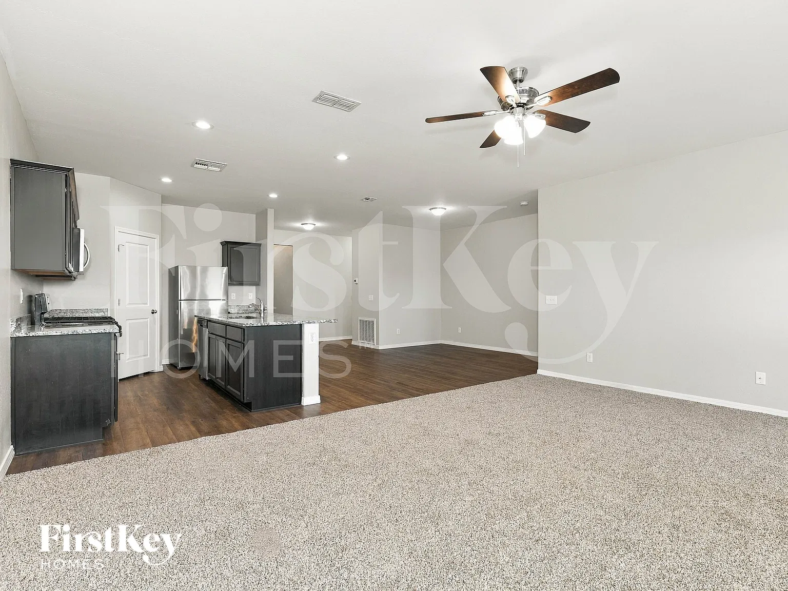 3 bed, 2.0 bath, 1662 sqft, $2,085 — Photo 4