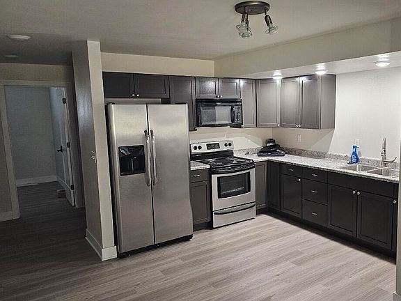 5th image of 1131 E Main St