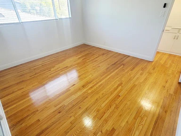 330 Orizaba Ave #4 — Photo 13
